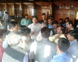cigarette-and-bidi-sellers-meeting-with-hp-cm_05092016